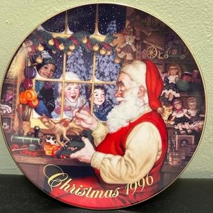 1996 Avon Christmas Porcelain Plate 22k Gold Trim